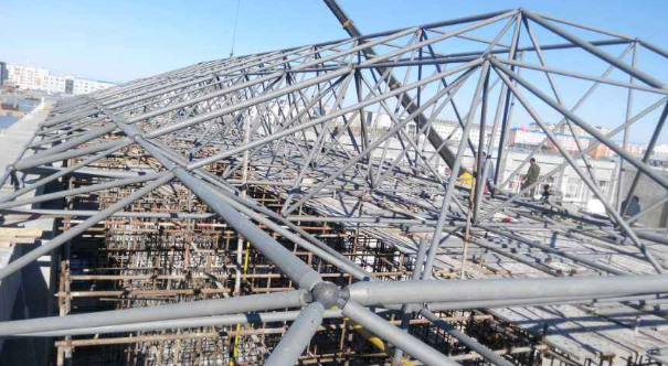 莱芜细数网架装配中抉择应用钢结构对室第的优势